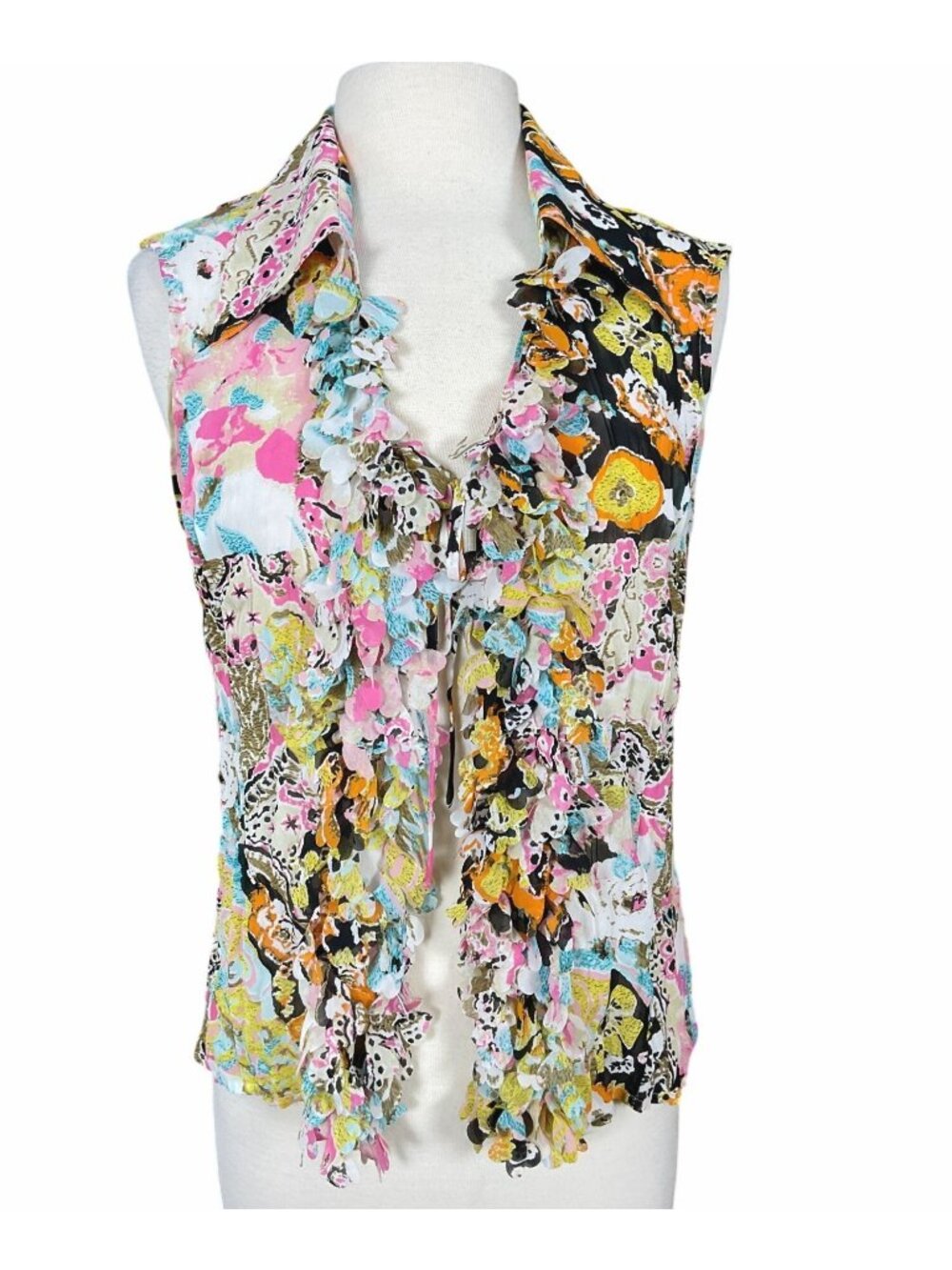 Violet & Claire Sleeveless Multicolor All Over Floral Blouse 3D Florals Large